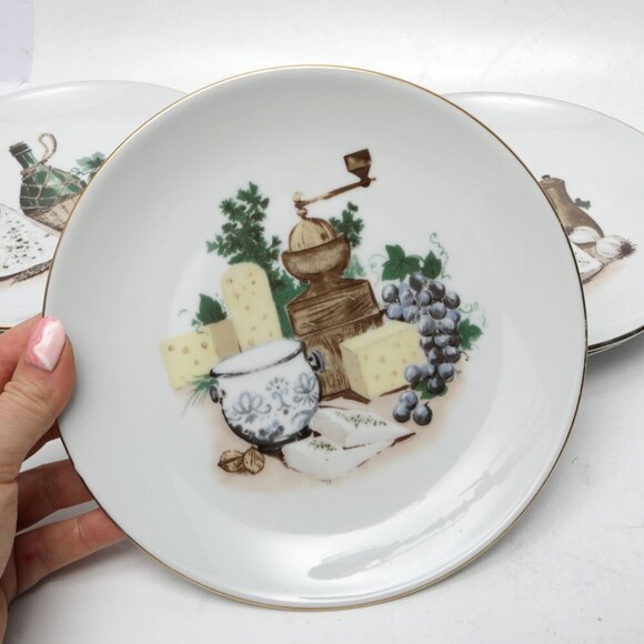 RARE 1960s Kahla German Republic Porcelain Appetizer Plates - Set of 7! 🧀🍷 - Picture 11 of 14